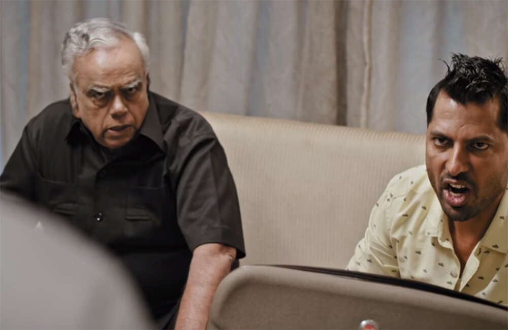 A still from Pannam Pathinonnum Seyum