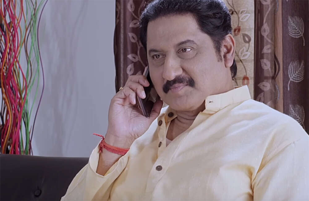 A still from Tholi Parichayam