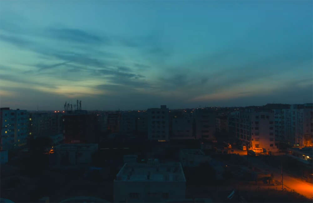 A still from Vellipomakey