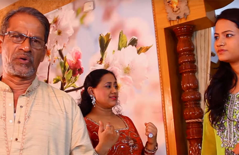 A still from Mr.Item: An Antic Piece