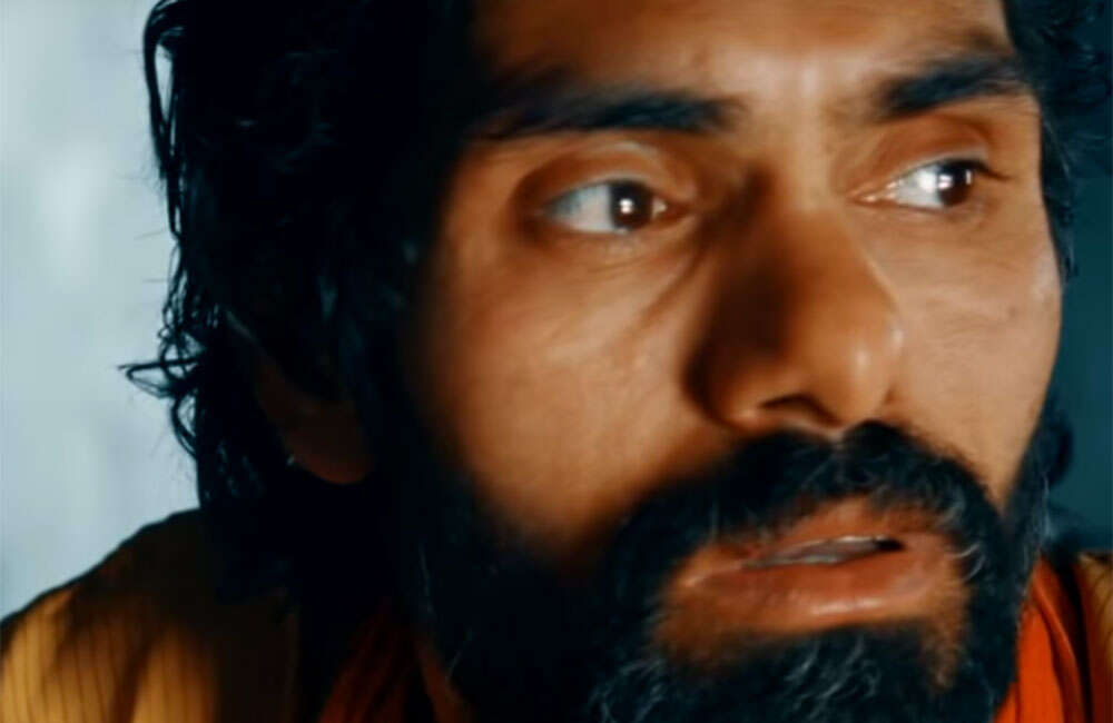 A still from Duniya Khatam Ho Rahi Hai