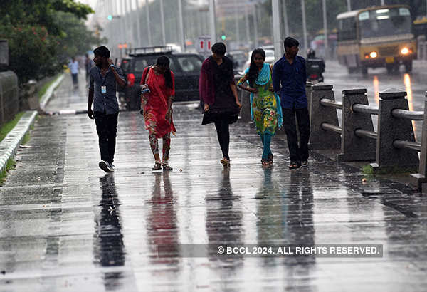 Heavy rain disrupts normal life in Chennai