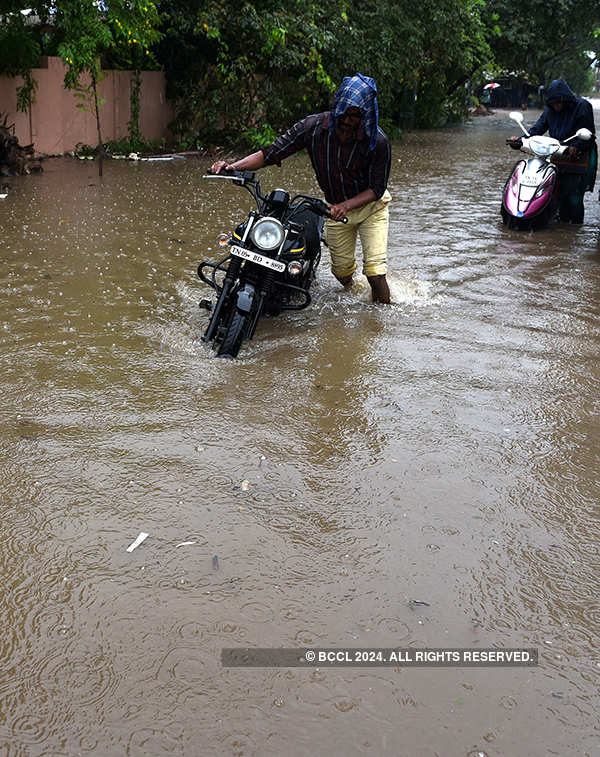 Heavy rain disrupts normal life in Chennai