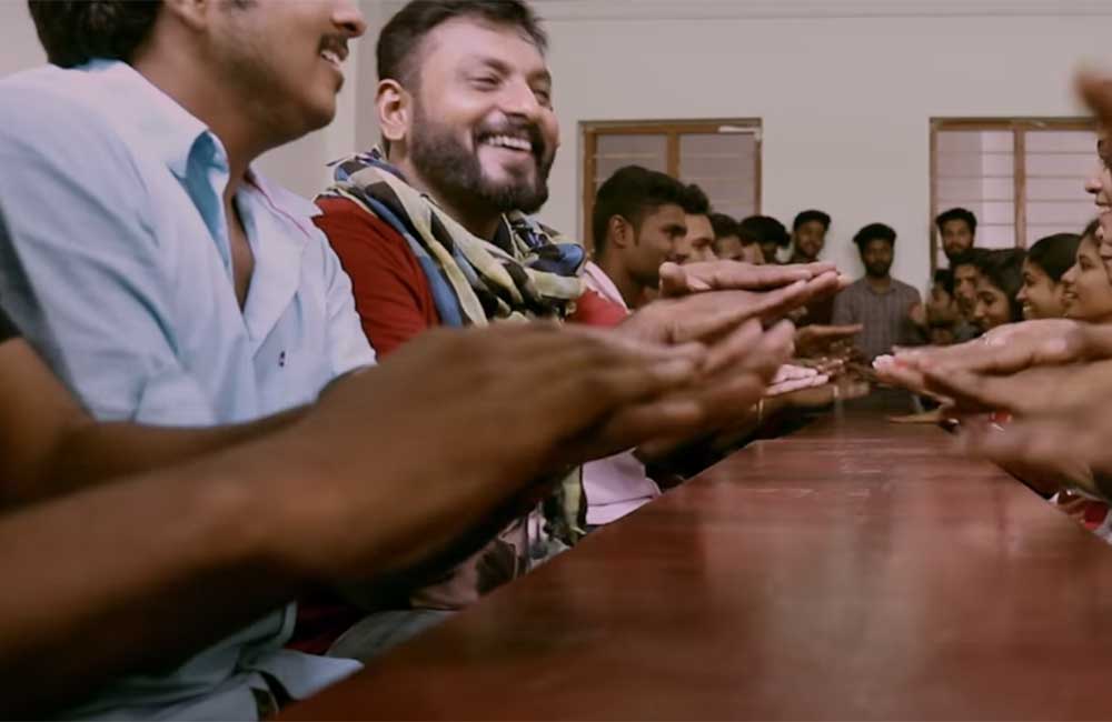 A still from Vishwa Vikyatharaya Payyanmar