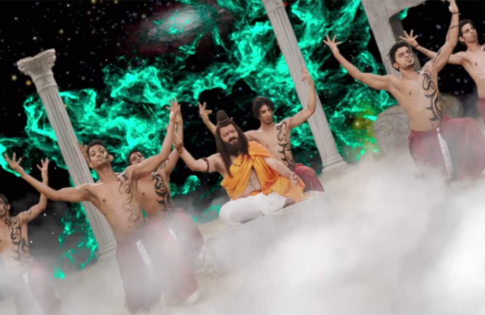 A still from Bhavishyachi Aishi Taishi : The Prediction