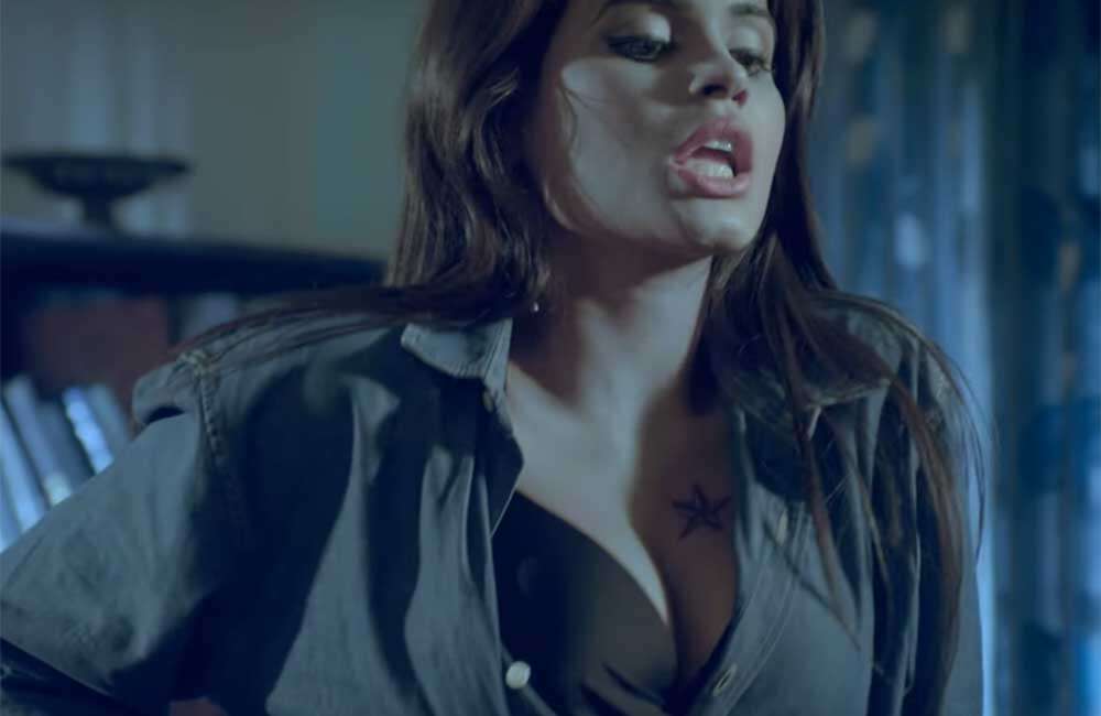 A still from Door Bell