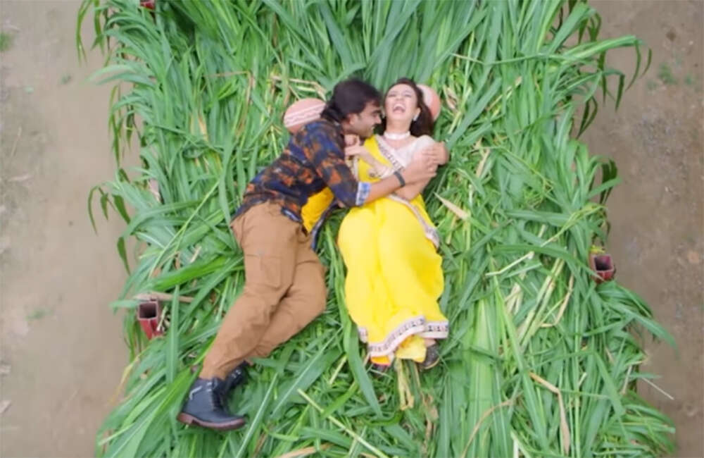 A still from Bewafa Sanam Tari Bahu Meherbani