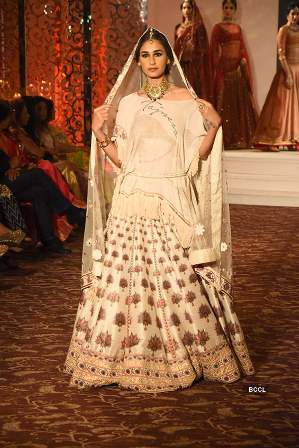 Tarun Tahiliani's show at Taj Wedding Studio