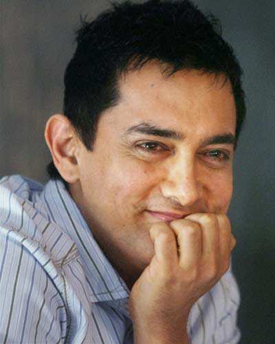 Aamir promotes 'Peepli Live'