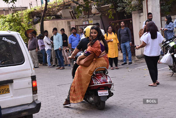 Vidya Balan's scooter ride with Manav Kaul