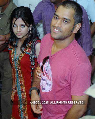 MS Dhoni: Candid Shots