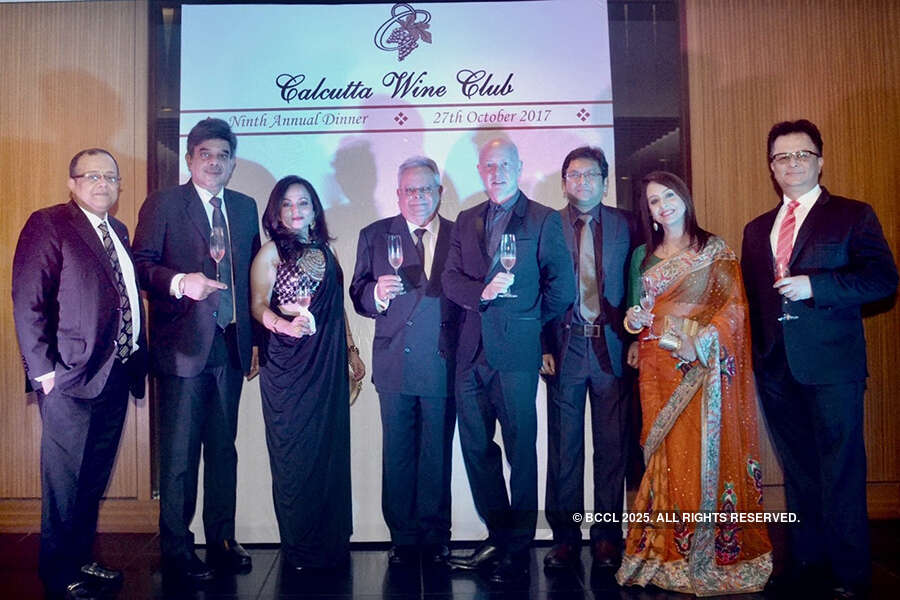 Smarajit Mitra, Rajendra Singh, Chandreyi Mitra, Rajan Vaswani, Keith Edgar, Rajesh Basu Majumdar,Jhilli Basu Majumdar , Pramode Bhandari