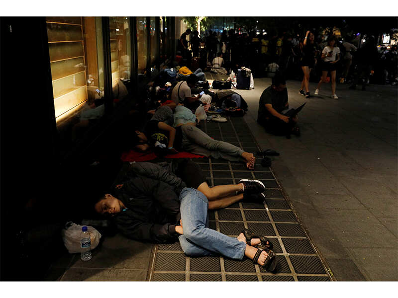 Night-long vigil for iPhone X