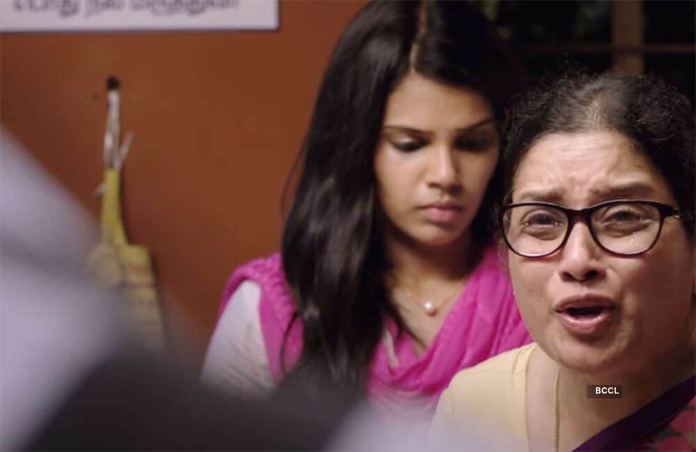 A still from Nenjil Thunivirundhal