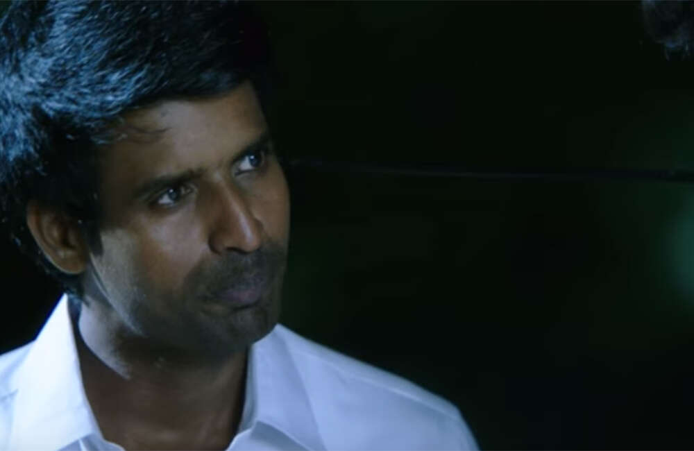 A still from Nenjil Thunivirundhal