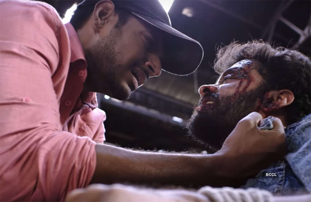 A still from Nenjil Thunivirundhal