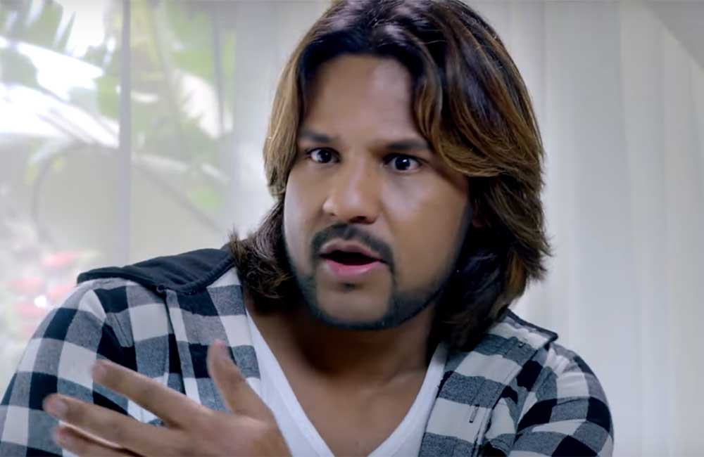 A still from 1 Chor 2 Mastikhor