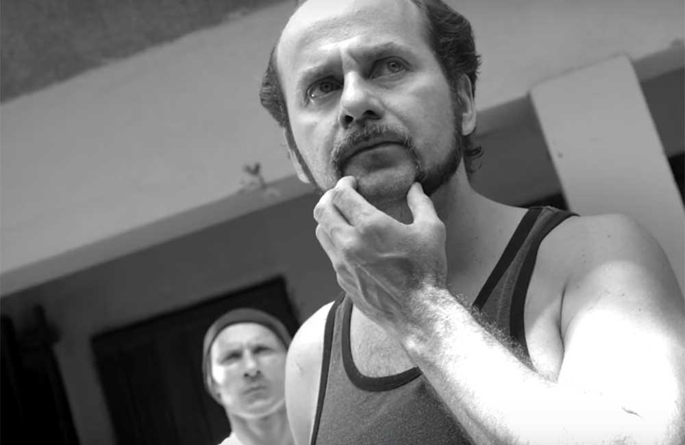 A still from 1 Chor 2 Mastikhor