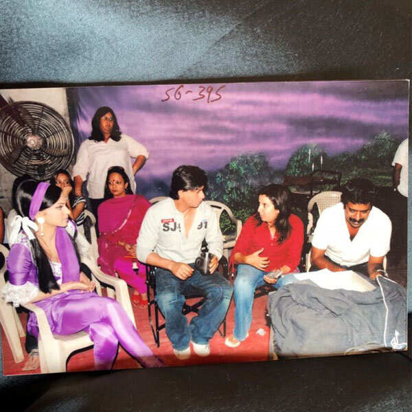 Behind The Scenes Pics Shah Rukh Khan Deepika Padukone Starrer Om Shanti Om Completes Ten Years Hindi Movie News Times Of India