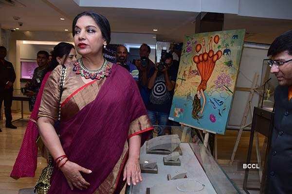 Shabana Azmi unveils Sangeeta Babani's painting exhibition