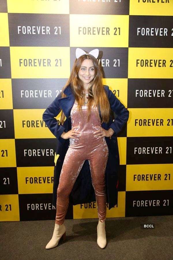 Karan Kundra, Anusha Dandekar launch Forever 21 in Amritsar