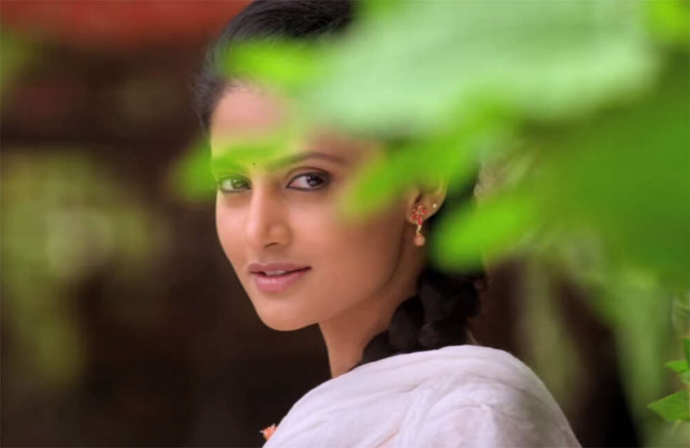 A still from Raajaru
