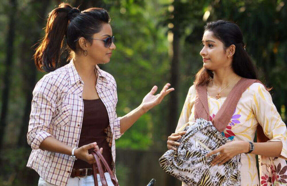 A still from Avar Iruvarum