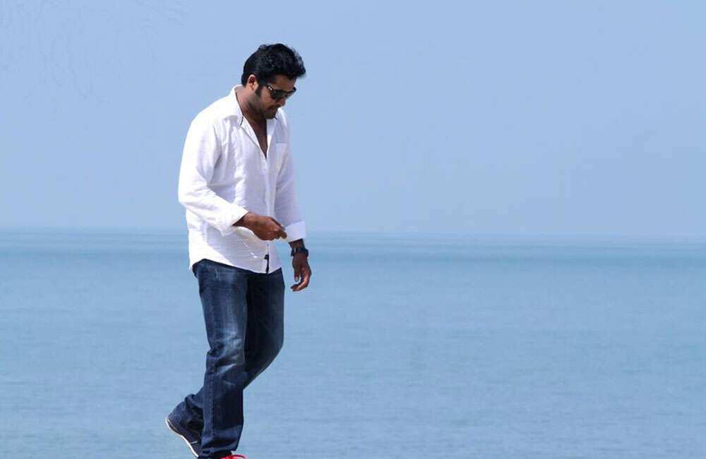 A still from Avar Iruvarum
