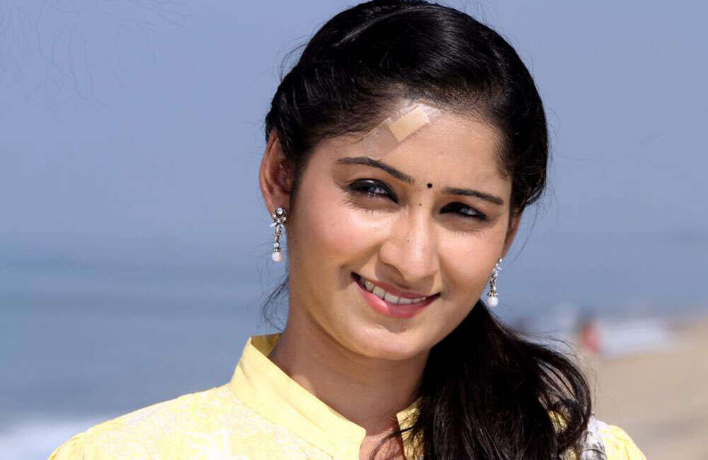 A still from Avar Iruvarum