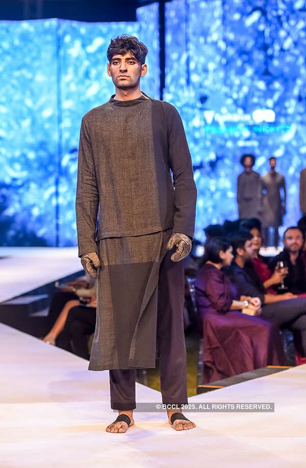GQ Fashion Nights 2017: Antar Agni