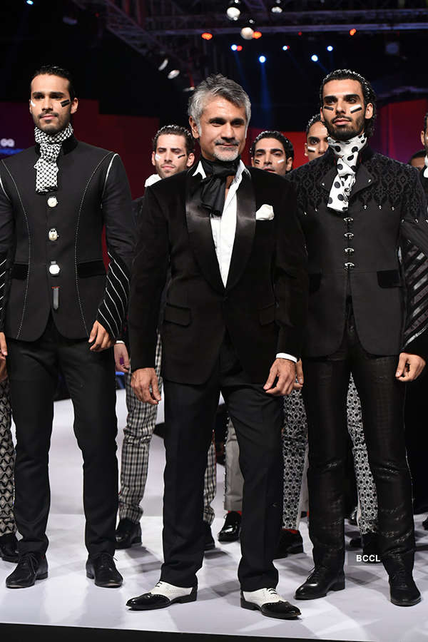 GQ Fashion Nights 2017: Arjun Khanna