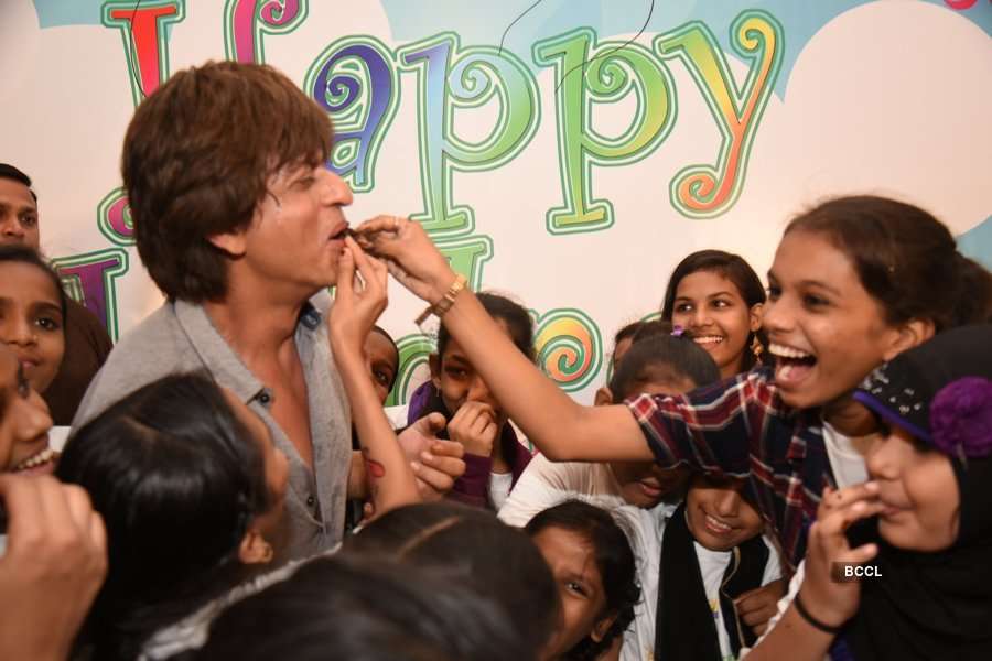 Shahrukh Khan celebrates children's day