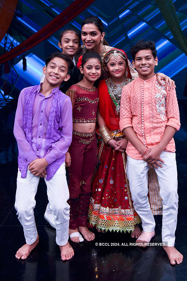 Super Dancer Chapter 2: On the sets