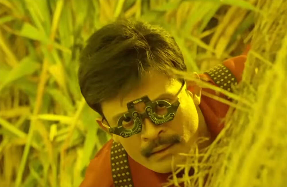 A still from Snehamera Jeevitham