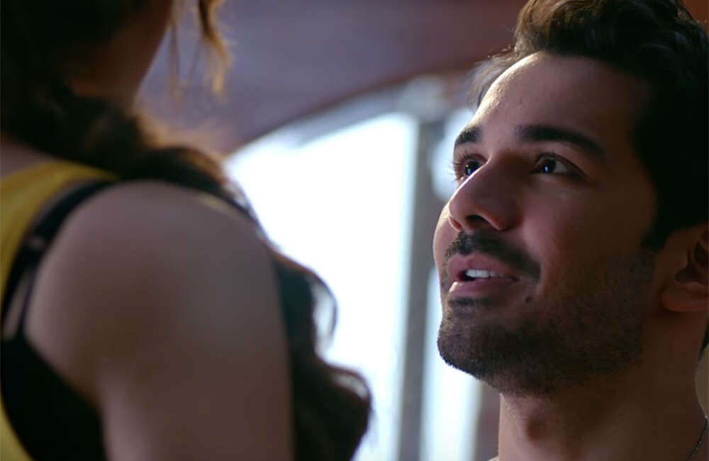 A still from Aksar 2