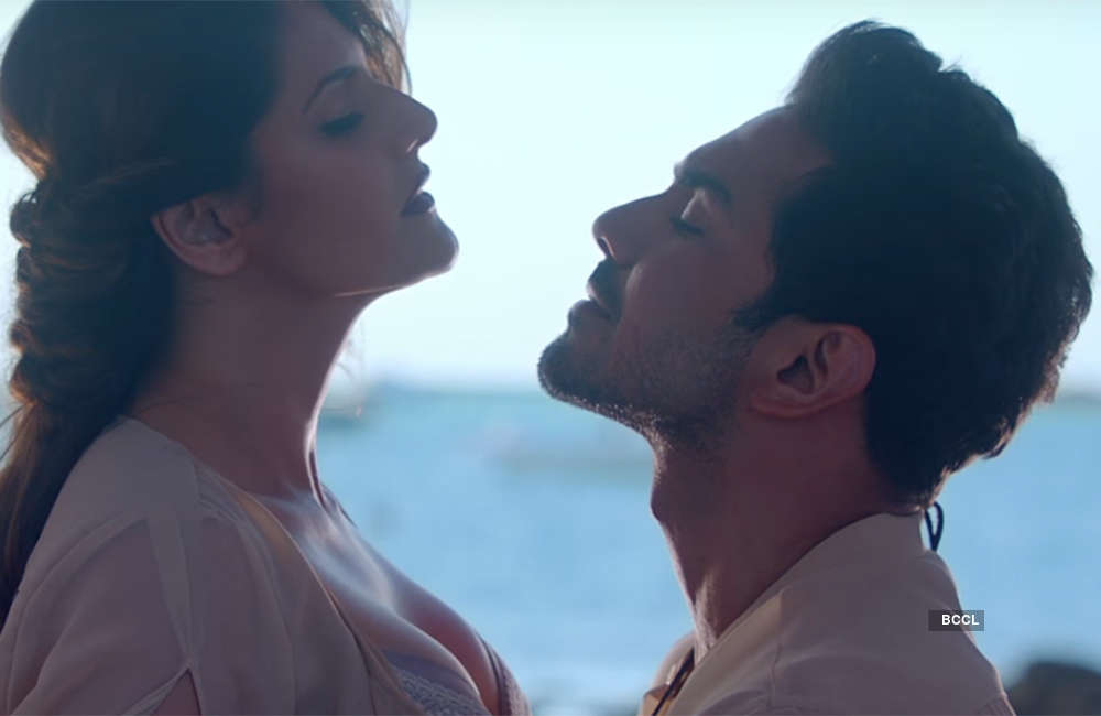 A still from Aksar 2