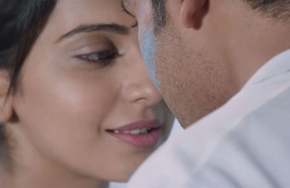 A still from Theeran Adhigaram Ondru