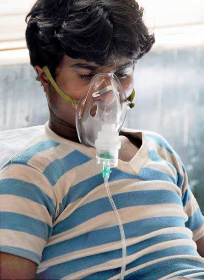 Chlorine gas leaks in Mumbai