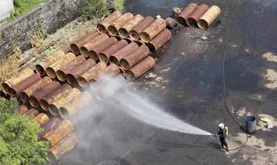 Chlorine gas leaks in Mumbai