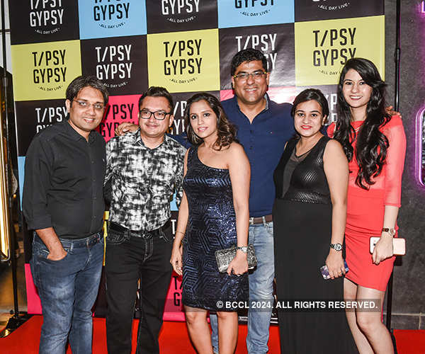 Karan Patel, Rucha Gujarati and many other TV stars attend gastropub launch party