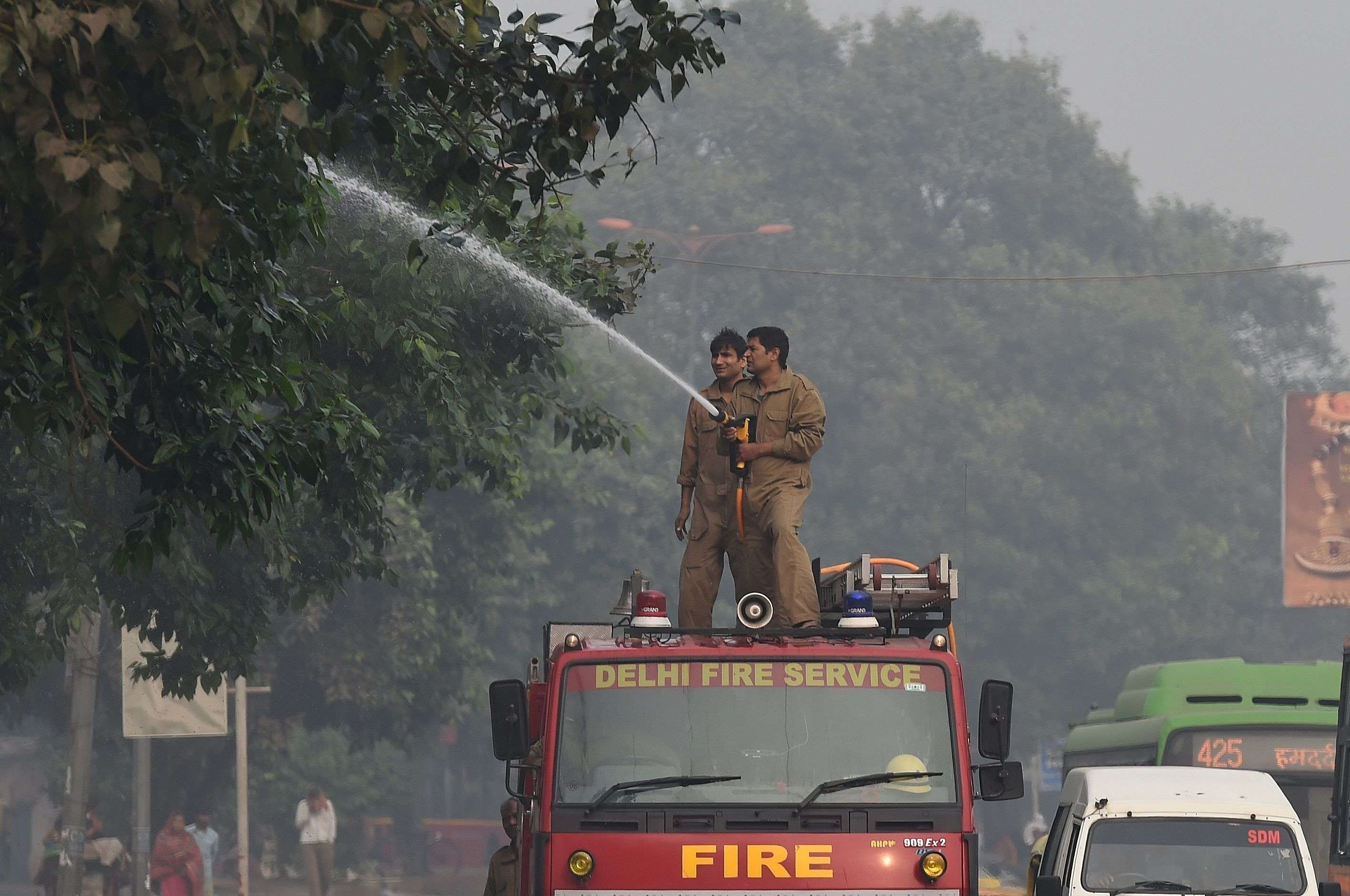 Delhis Air Quality Remains Very Poor 8993