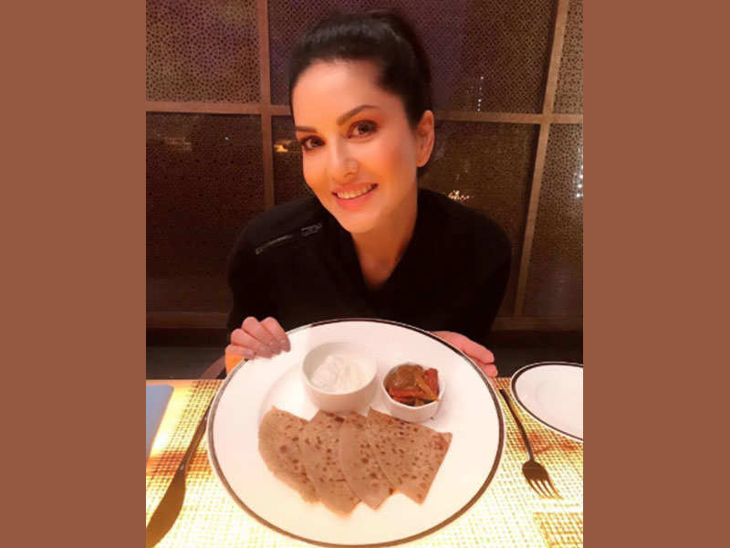 Pic: Sunny Leone relishes her ‘cheat meal’