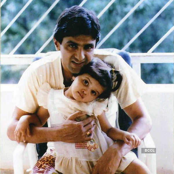 Rare childhood photos of Bollywood actresses with their dads