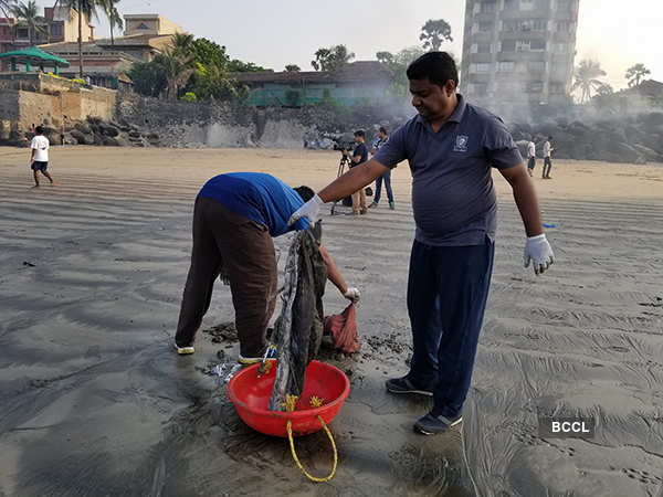 Goons force Afroz Shah to suspend Versova beach clean-up drive