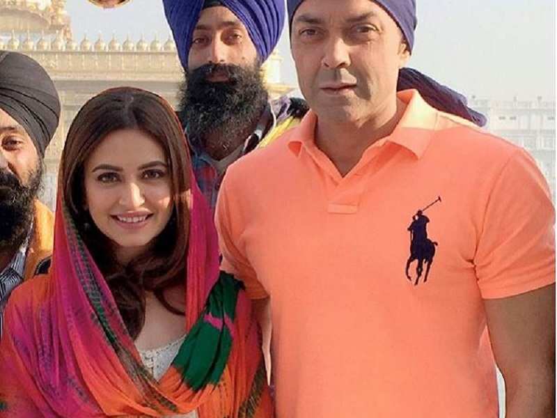 Pic: Bobby Deol and Kriti Kharbanda visit Golden Temple amidst ‘Yamla Pagla Deewana 3’ shoot