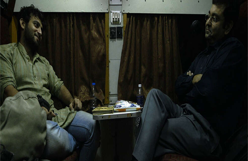 A still from Char Diker Galpo