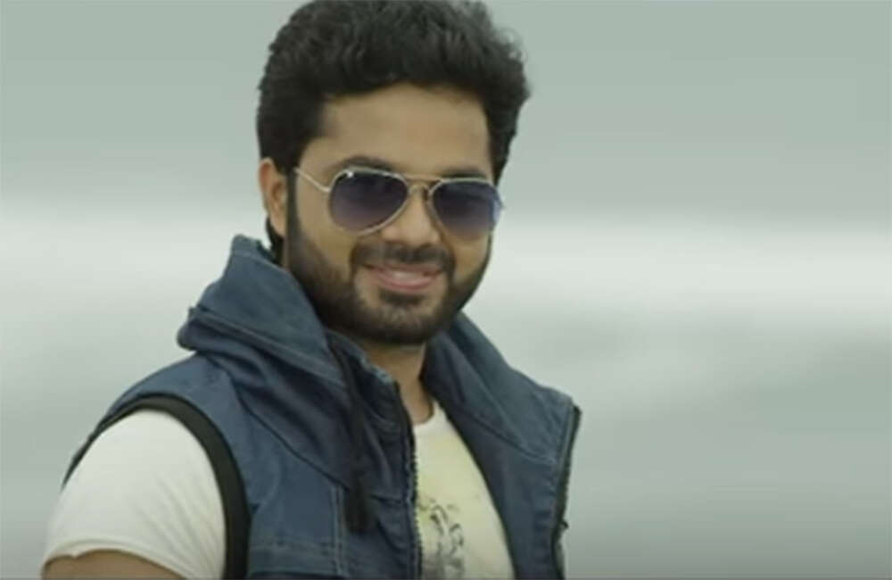 A still from Aangila Padam