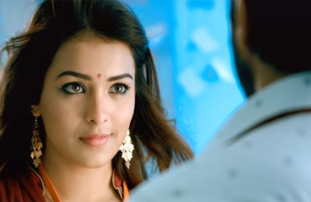 A still from Athiratha