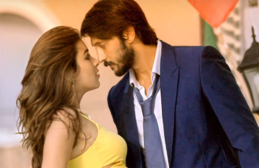 A still from Athiratha