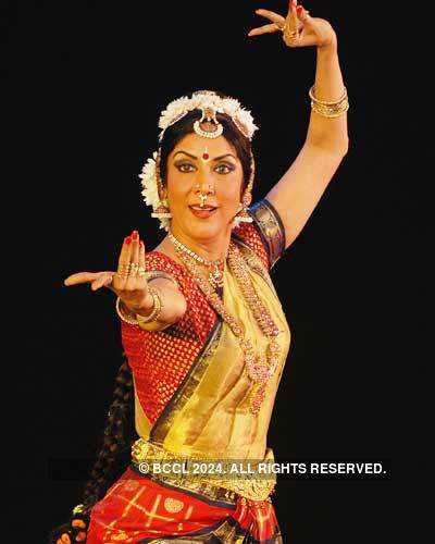 Vani Ganapati performs 